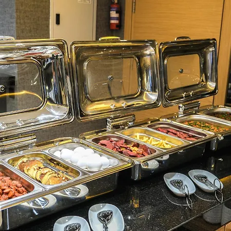 Hotel Taksim Pera Star - Istiklal Street