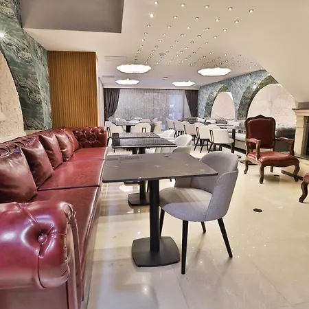 Taksim Pera Star - Istiklal Street