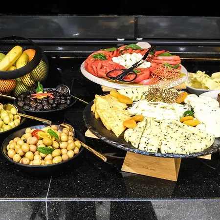 Taksim Pera Star - Istiklal Street