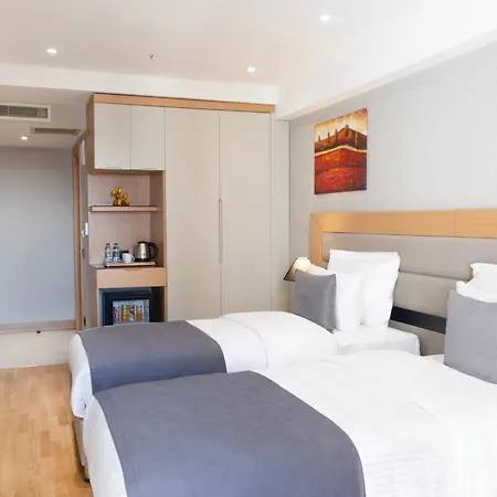 Taksim Pera Star - Istiklal Street