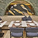 Hotel Taksim Pera Star - Istiklal Street 4*