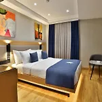 Hotel Taksim Pera Star - Istiklal Street