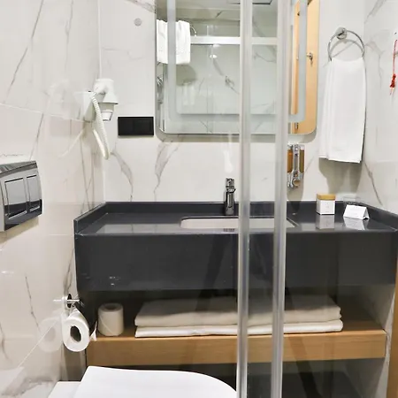 Hotel Taksim Pera Star - Istiklal Street 4*